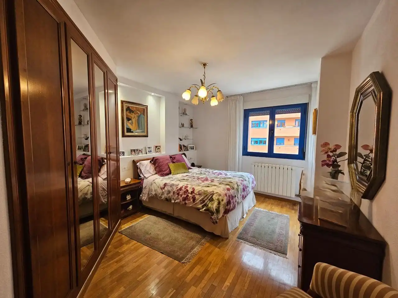 Habitación de Piso en venta en León Capital  con Calefacción, Trastero y Amueblado