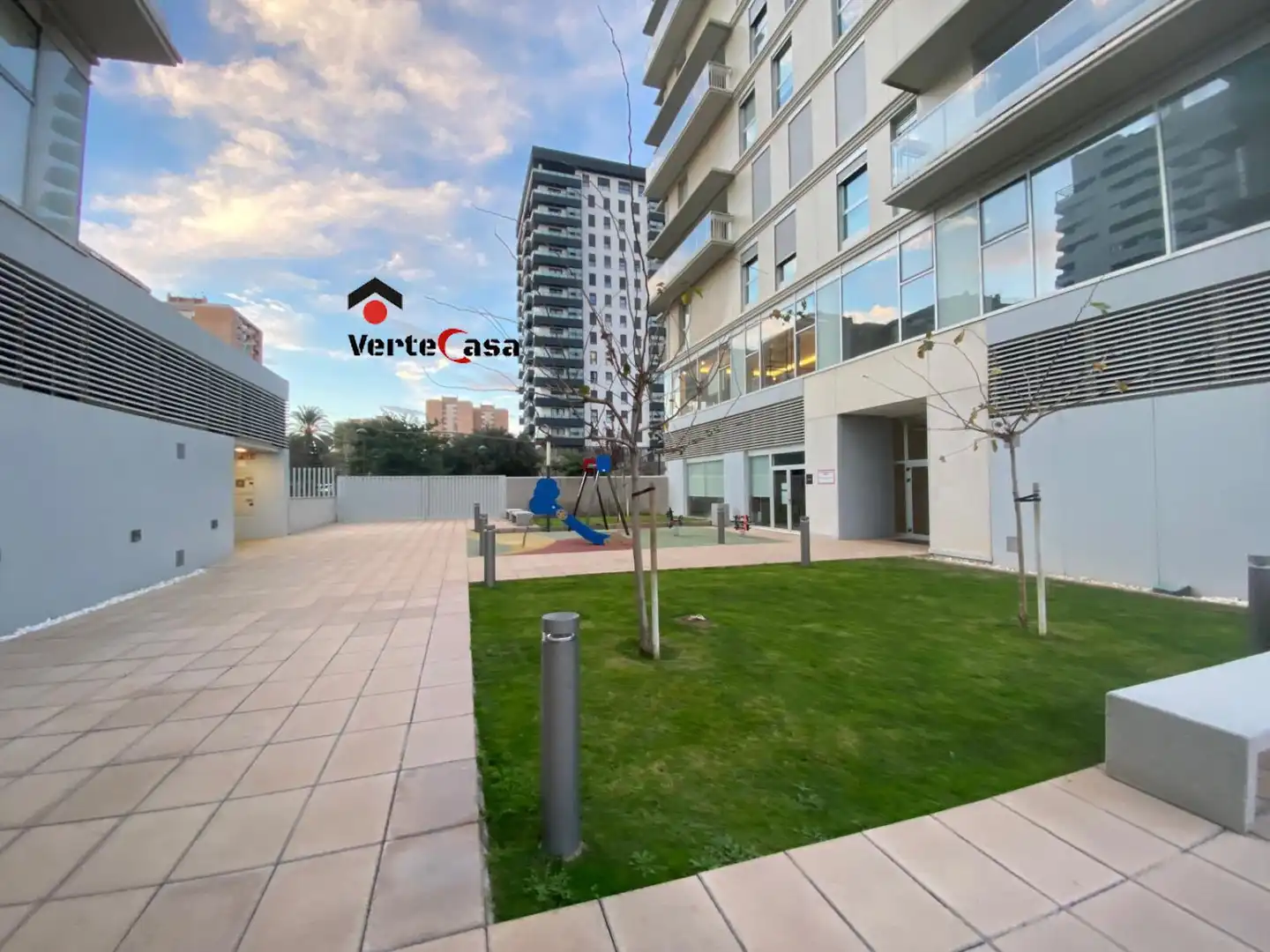 Exterior view of Flat for sale in Valencia  with Air Conditioner, Parquet flooring and Storage room