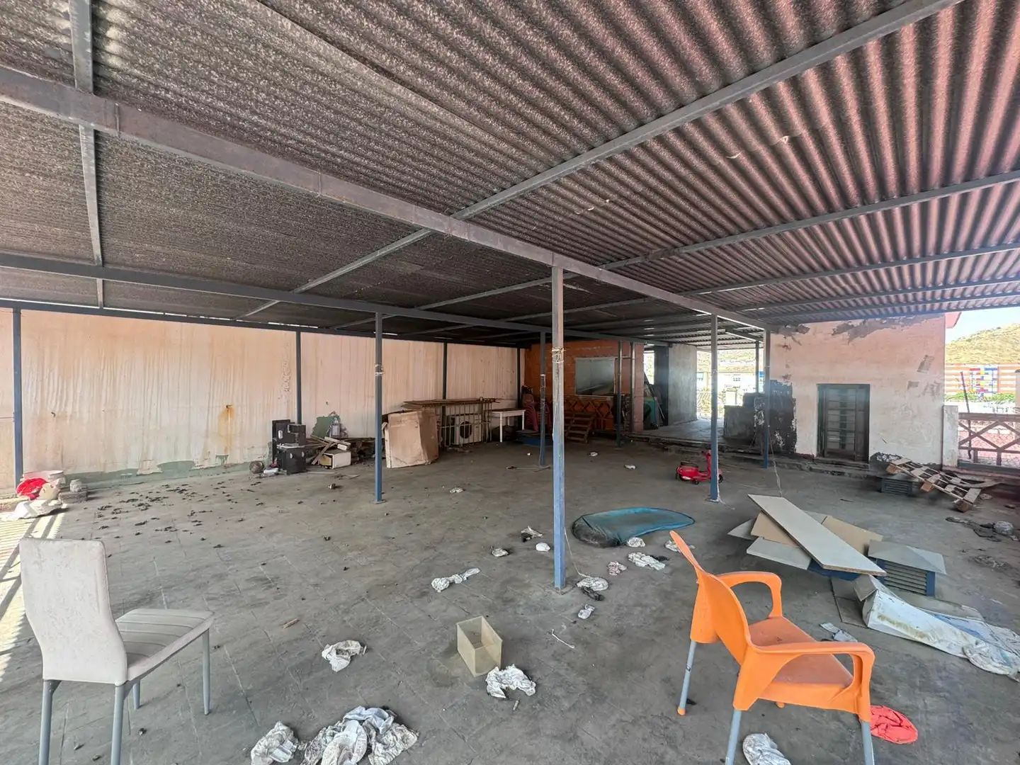 Casa aparellada amb piscina en venda a Ciudad Jardín