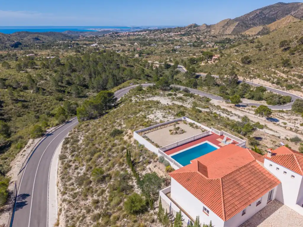 Vista exterior de Casa o xalet en venda en Aigües amb Terrassa, Piscina i Forn