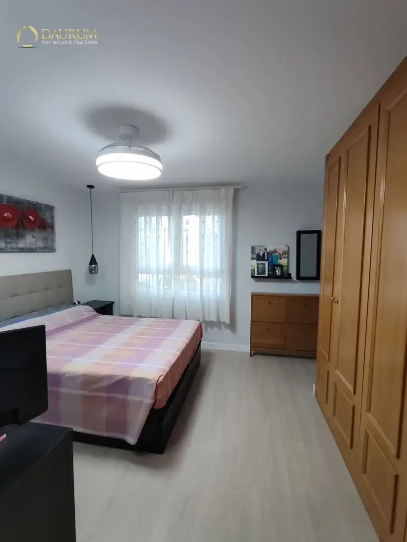 Habitación de Dúplex en venta en Alcorcón con Aire acondicionado, Calefacción y Jardín privado