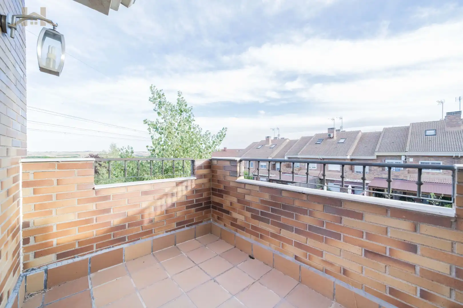 Terrassa de Casa adosada en venda en Arroyomolinos (Madrid) amb Aire condicionat, Calefacció i Jardí privat