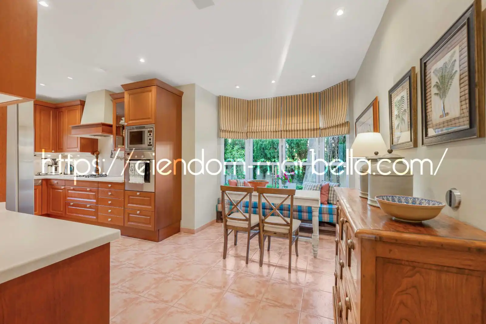 Küche von Haus oder Chalet zum Verkauf in Marbella mit Klimaanlage, Heizung und Privatgarten