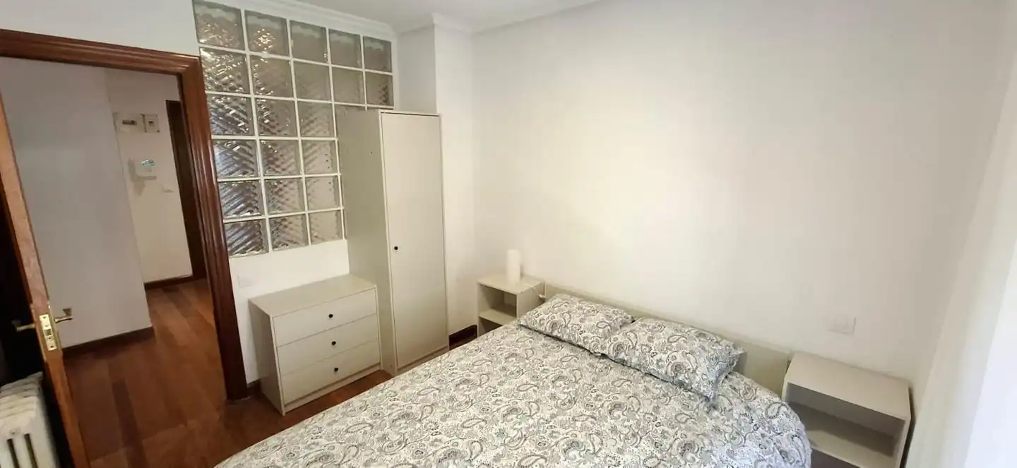Bedroom of Flat for rent in Santander  with Heating and Furnished