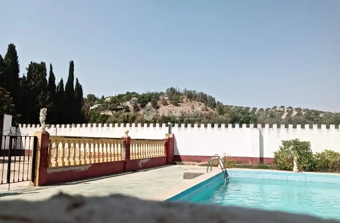 Piscina de Finca rústica en venda en Jaén amb Aire condicionat