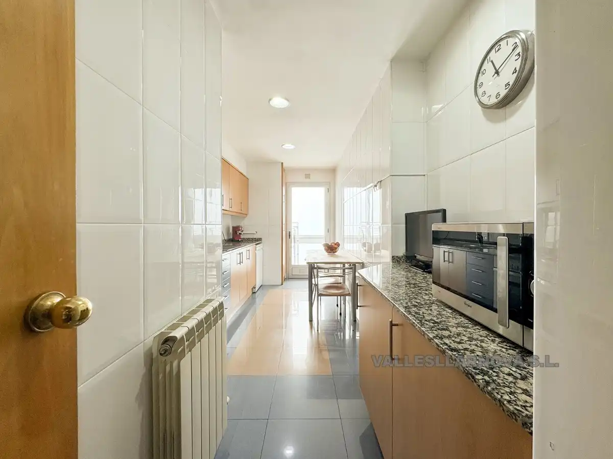 Kitchen of Flat for sale in Mollet del Vallès  with Parquet flooring, Storage room and Balcony