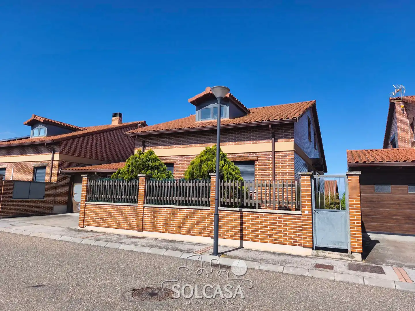 Vista exterior de Casa o chalet en venta en Renedo de Esgueva con Calefacción, Jardín privado y Parquet