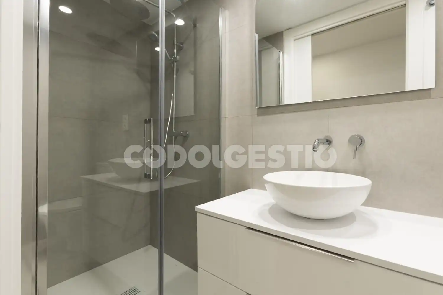 Baño de Piso de alquiler en Vic con Balcón