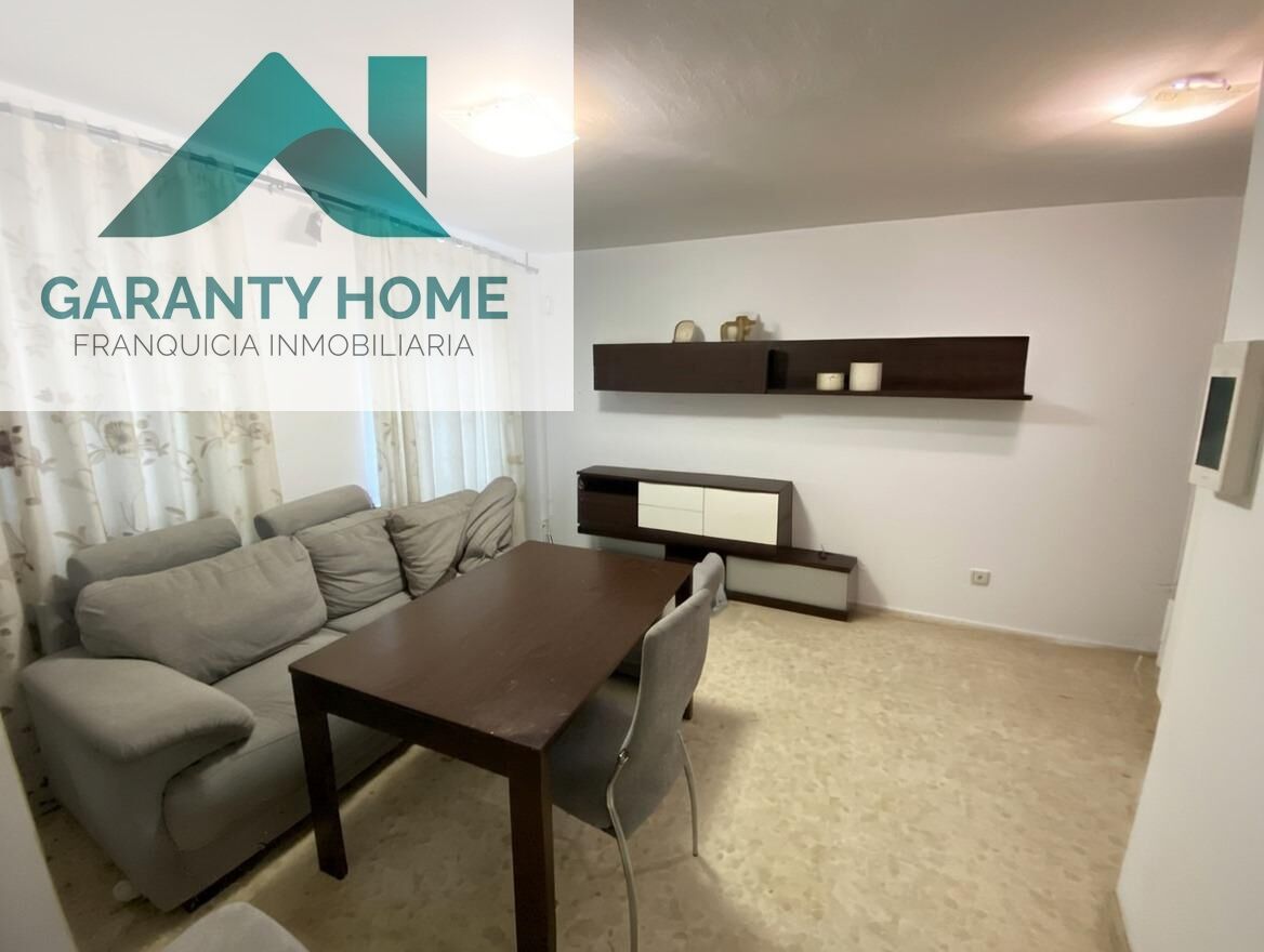 Sala d'estar de Planta baixa en venda en Lucena amb Aire condicionat