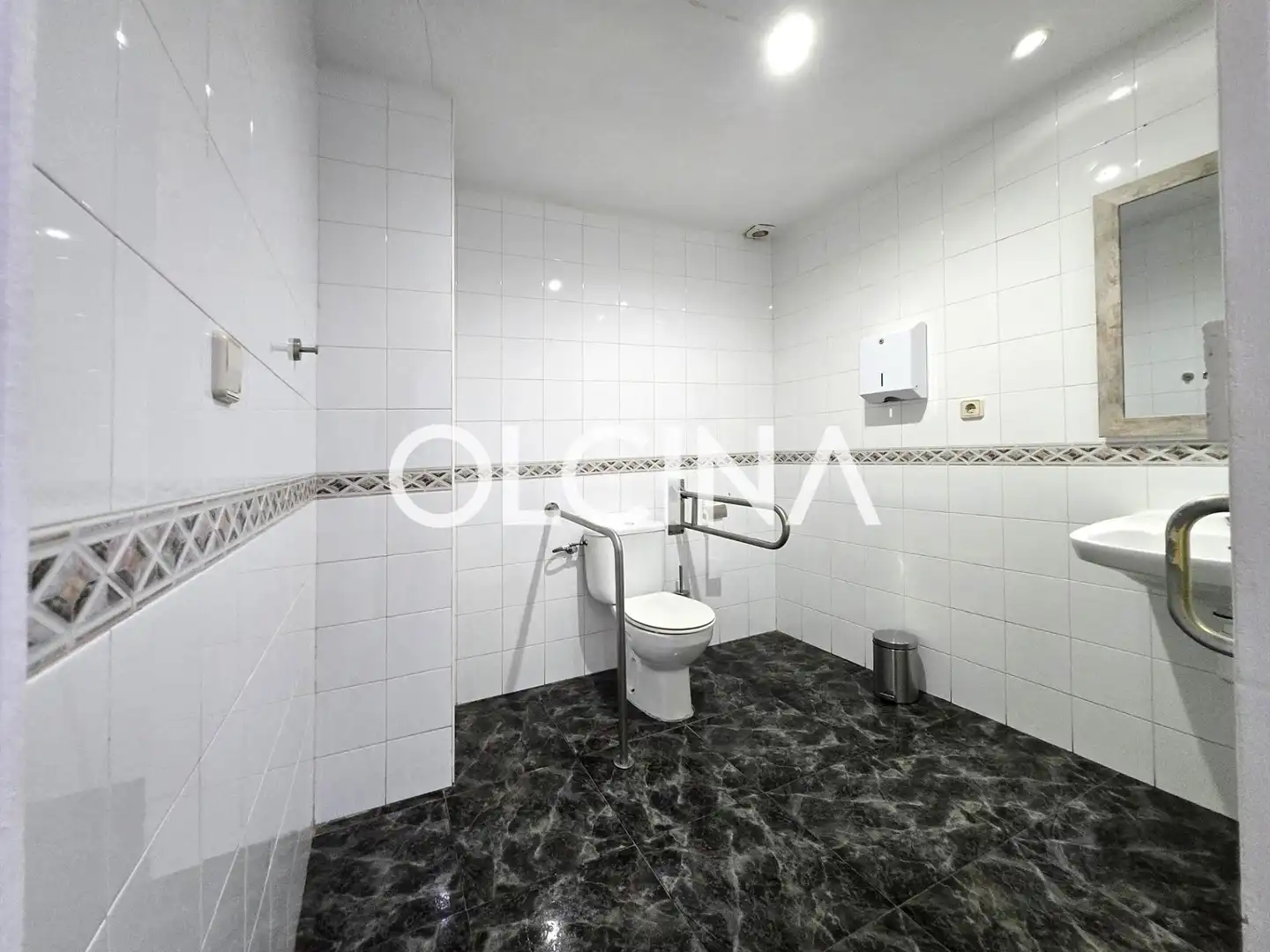 Baño de Local en traspaso en Alcoy / Alcoi