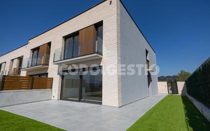 Exterior view of House or chalet for sale in Torelló
