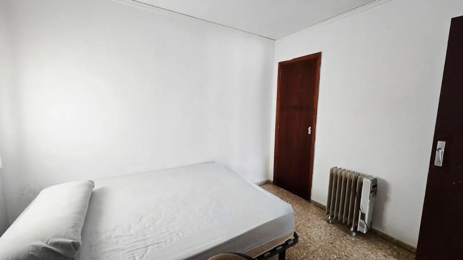 Dormitori de Apartament en venda en Oliva amb Terrassa, Moblat i Forn