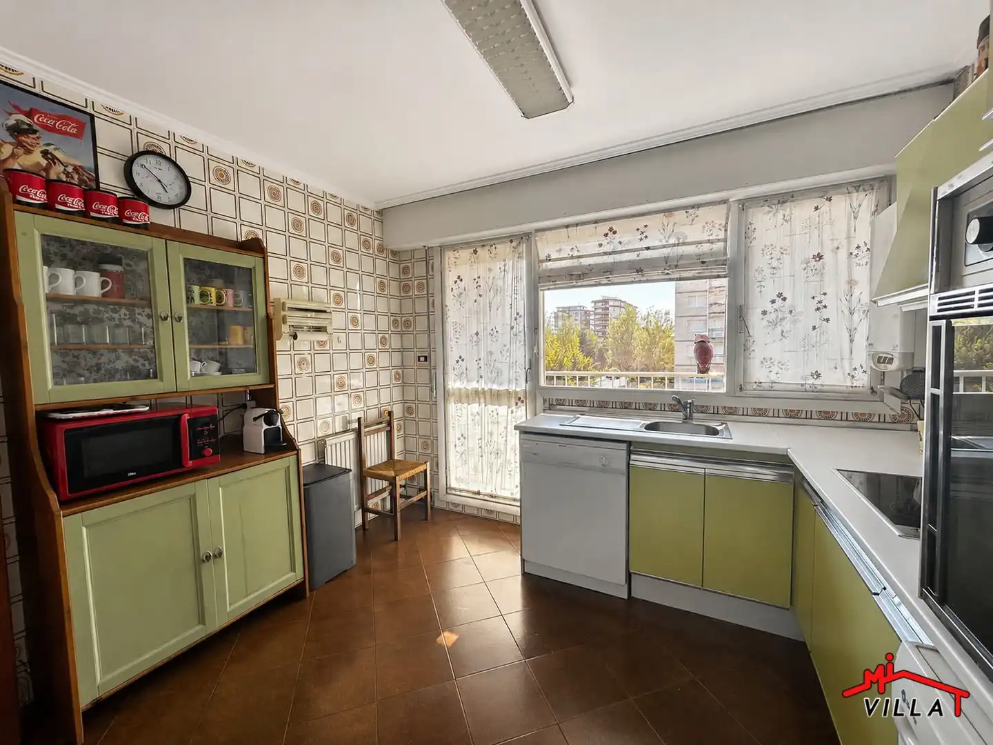 Cocina de Piso en venta en Laredo con Calefacción y Terraza