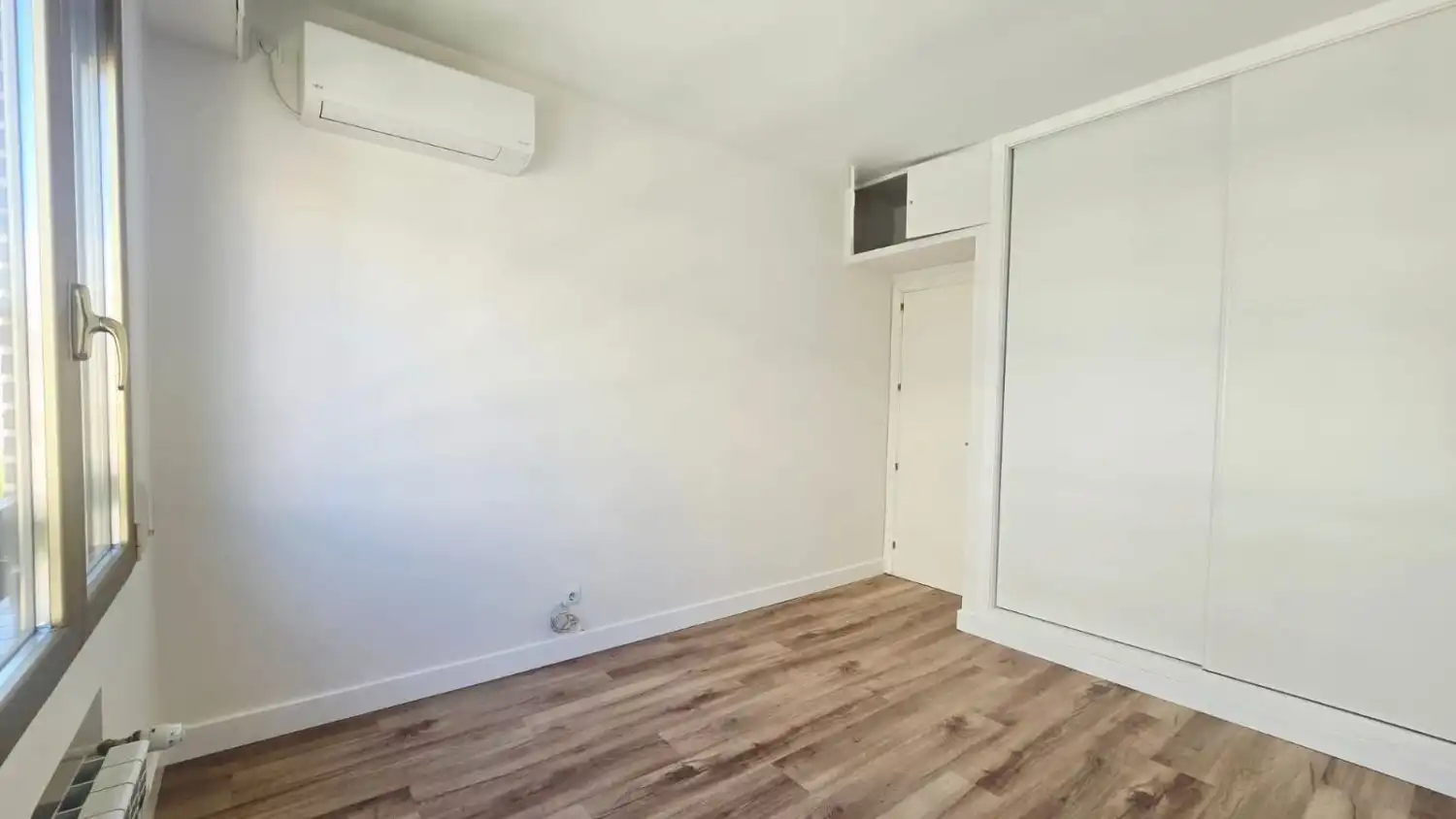 Flat with terrace to rent in del General Pardiñas, imagen 15