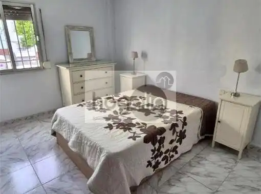Habitación de Piso de alquiler en Sevilla con Aire acondicionado y Amueblado