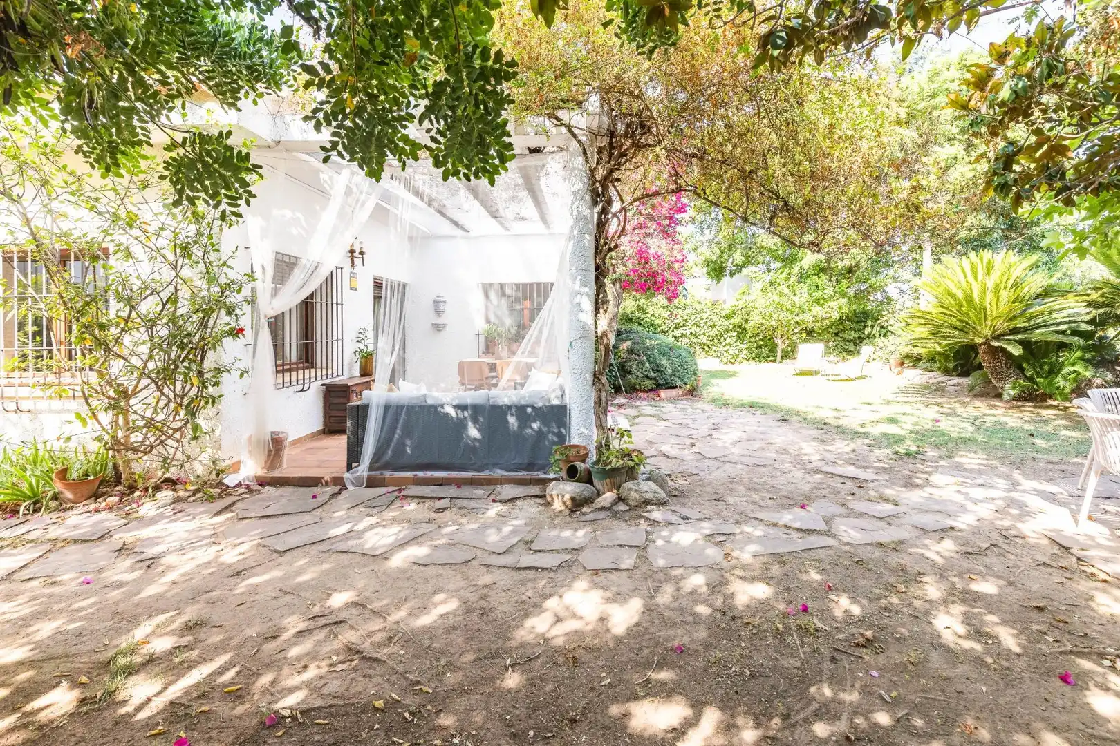 Garden of Houses for sale in Rocafort  with Air Conditioner, Heating and Private garden