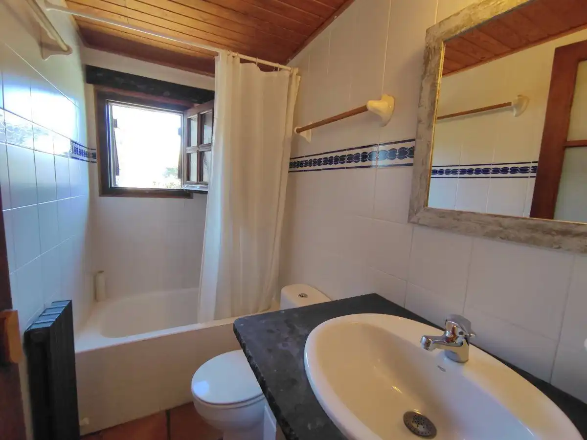 Bany de Casa o xalet en venda en Fanlo amb Calefacció, Jardí privat i Terrassa