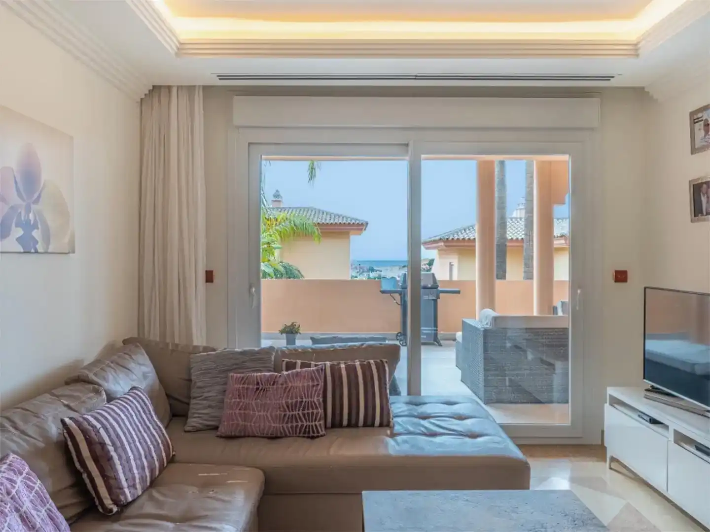 Sala d'estar de Apartament de lloguer en Marbella amb Aire condicionat, Piscina i Balcó