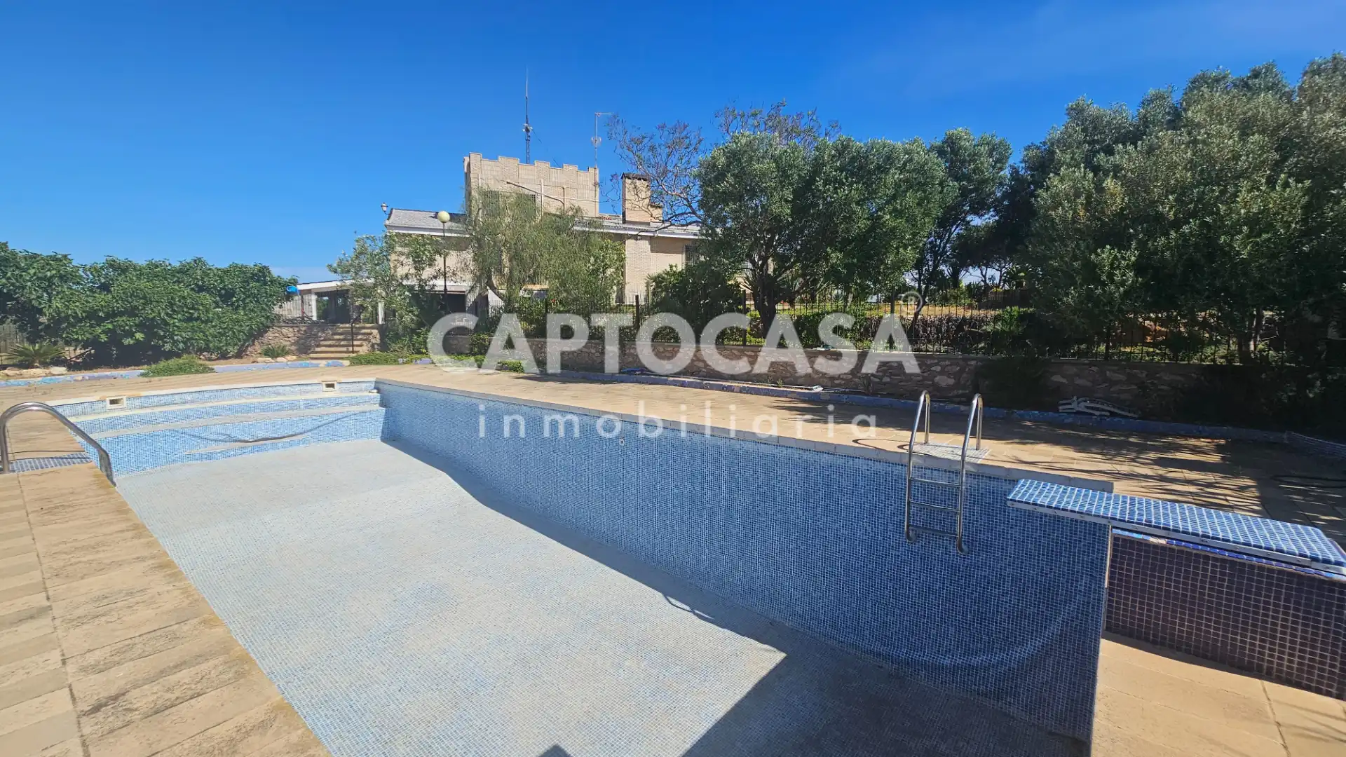 Schwimmbecken von Country house zum Verkauf in Cartagena mit Klimaanlage, Heizung und Privatgarten