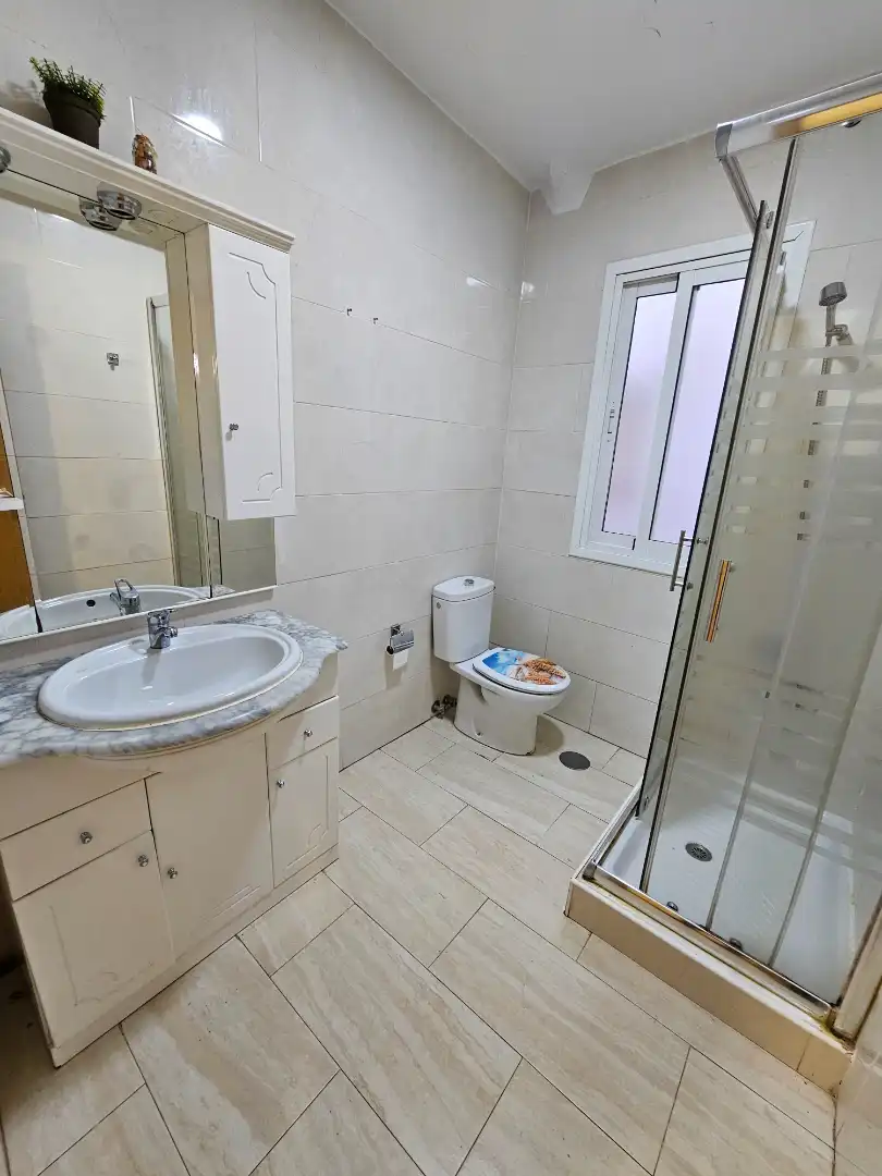 Bathroom of Flat for sale in Granada