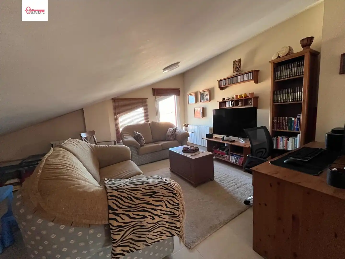 Sala de estar de Casa adosada en venta en Cardeñajimeno con Calefacción, Jardín privado y Parquet