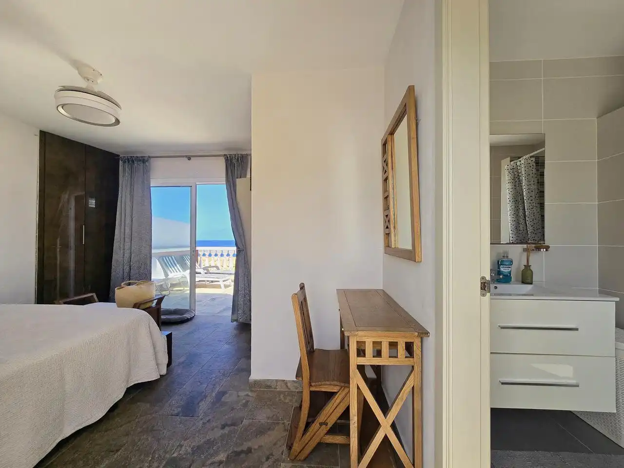 Habitación de Dúplex de alquiler en Adeje con Aire acondicionado, Terraza y Amueblado