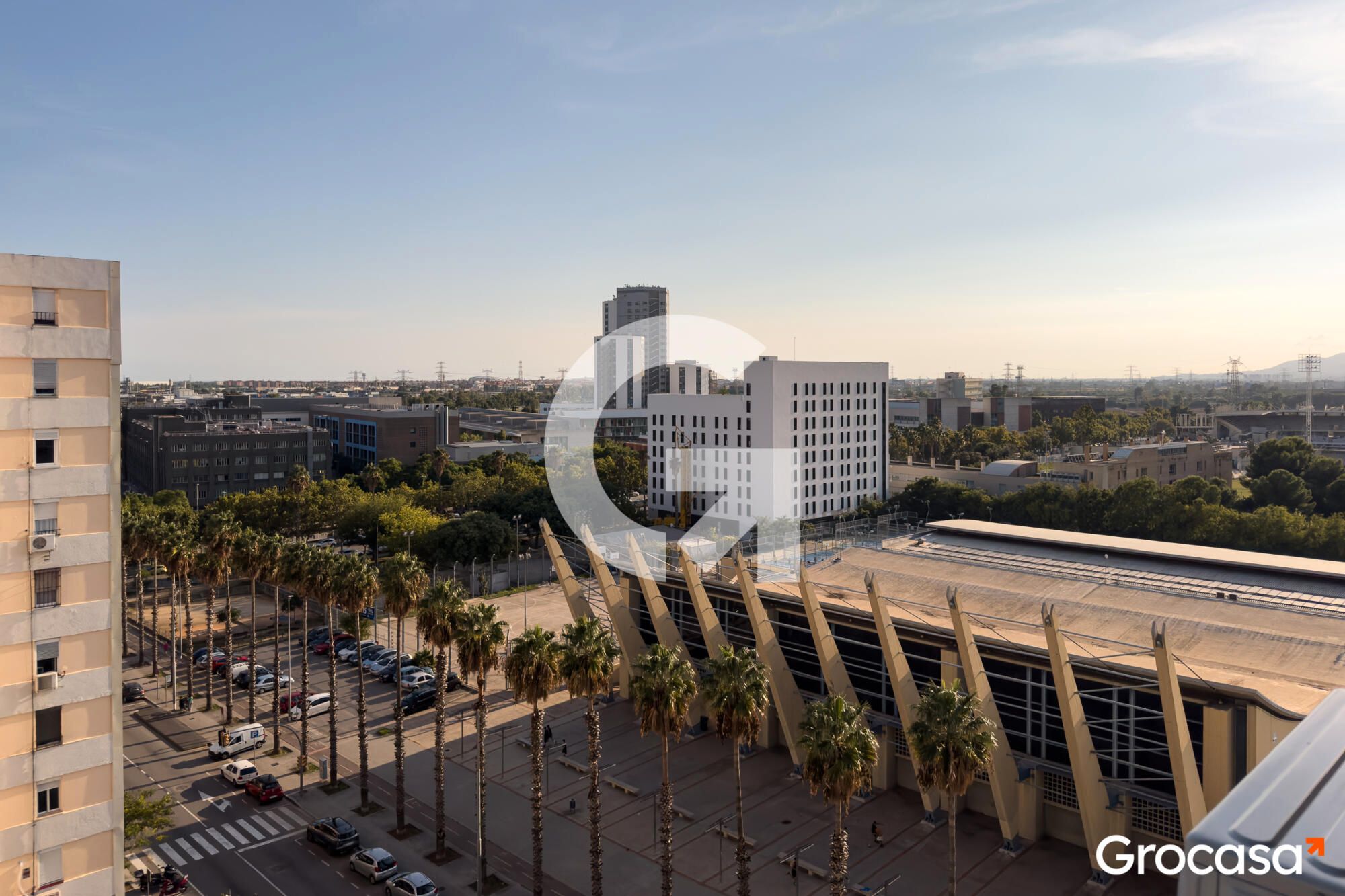 Vista exterior de Pis en venda en L'Hospitalet de Llobregat amb Aire condicionat i Calefacció