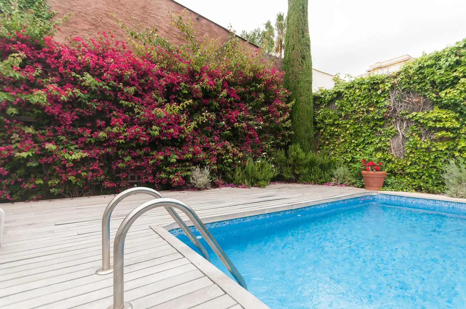 Swimming pool of Houses for rent in Sant Just Desvern  with Air Conditioner, Heating and Terrace