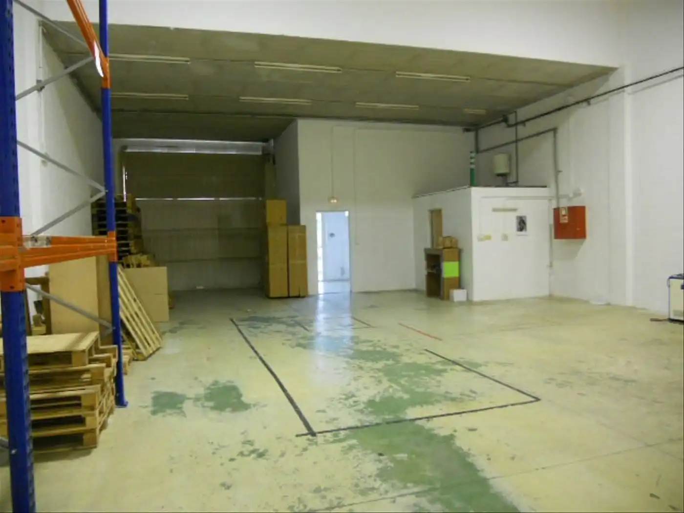 Fabrikhallen zur Miete in Teià