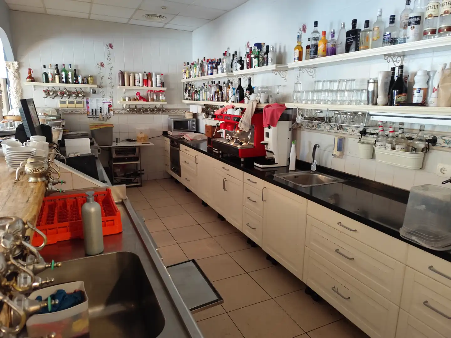 Locale commerciale in cessione a Calle Navarro Ledesma 162, imagen 4