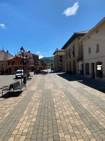 Local comercial en Venta en Plaza del Fundador en Santurde de Rioja