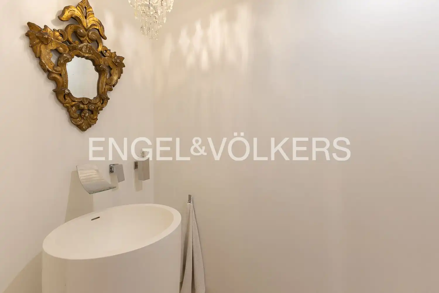 Bathroom of Flat for rent in Valencia  with Air Conditioner, Heating and Terrace