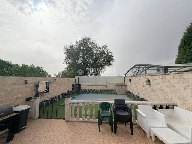Casa adosada en Venta en Torrecastillo