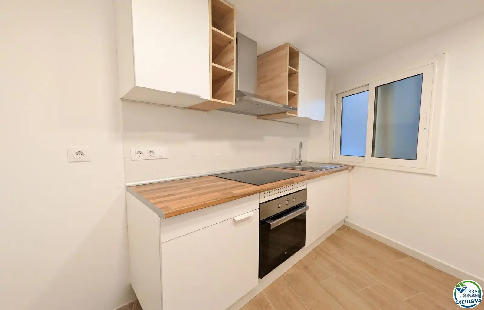 Kitchen of Flat for sale in Portbou