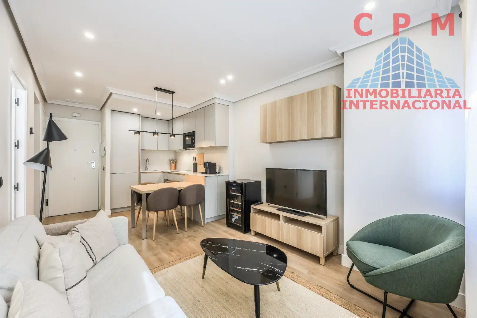 Living room of Flat for rent in Madrid  with Air Conditioner, Parquet flooring and Furnished