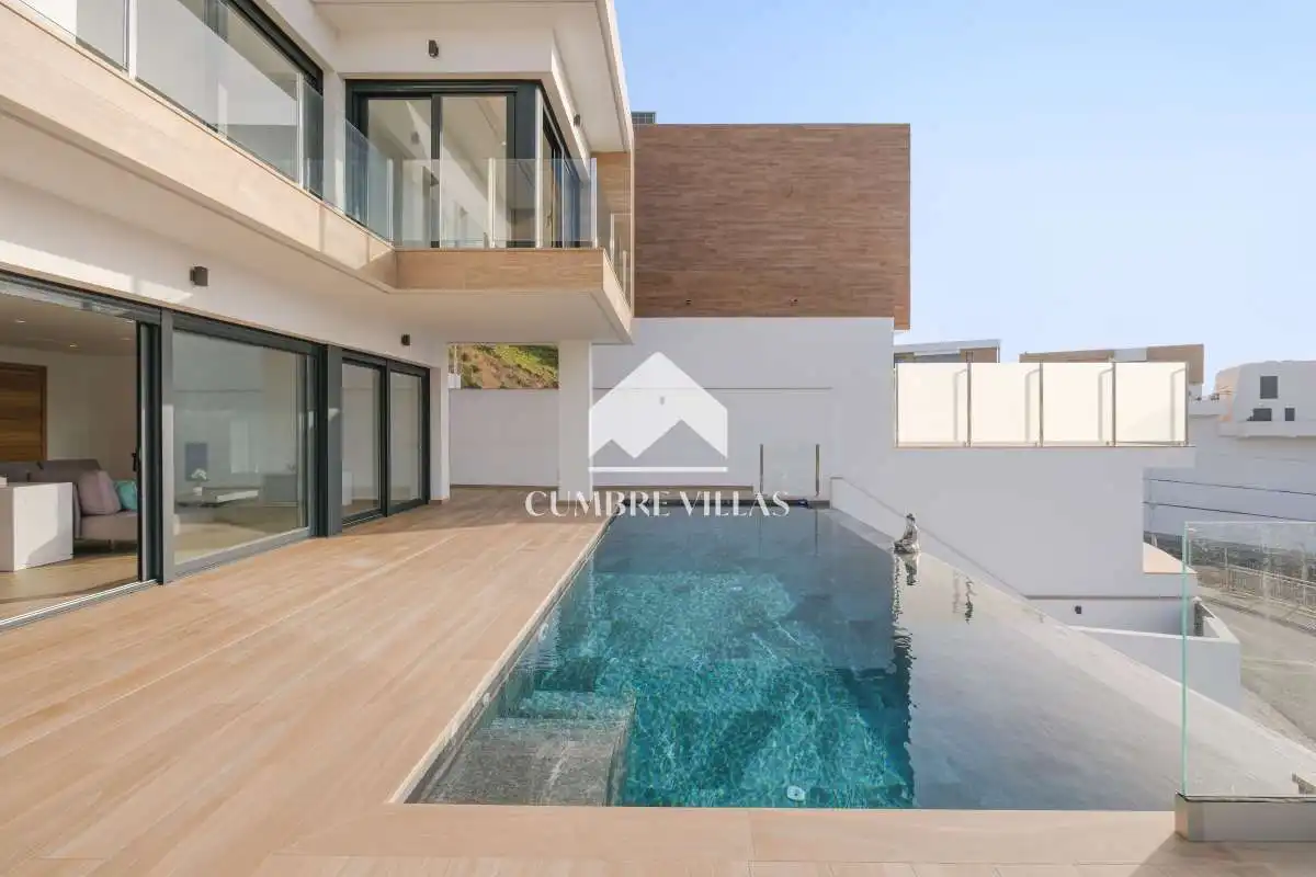 Casa o xalet en venda a La Herradura centro