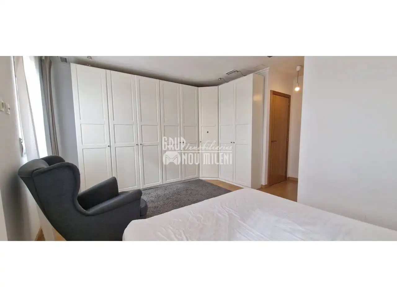 Bedroom of Flat for rent in Silla  with Air Conditioner, Heating and Parquet flooring
