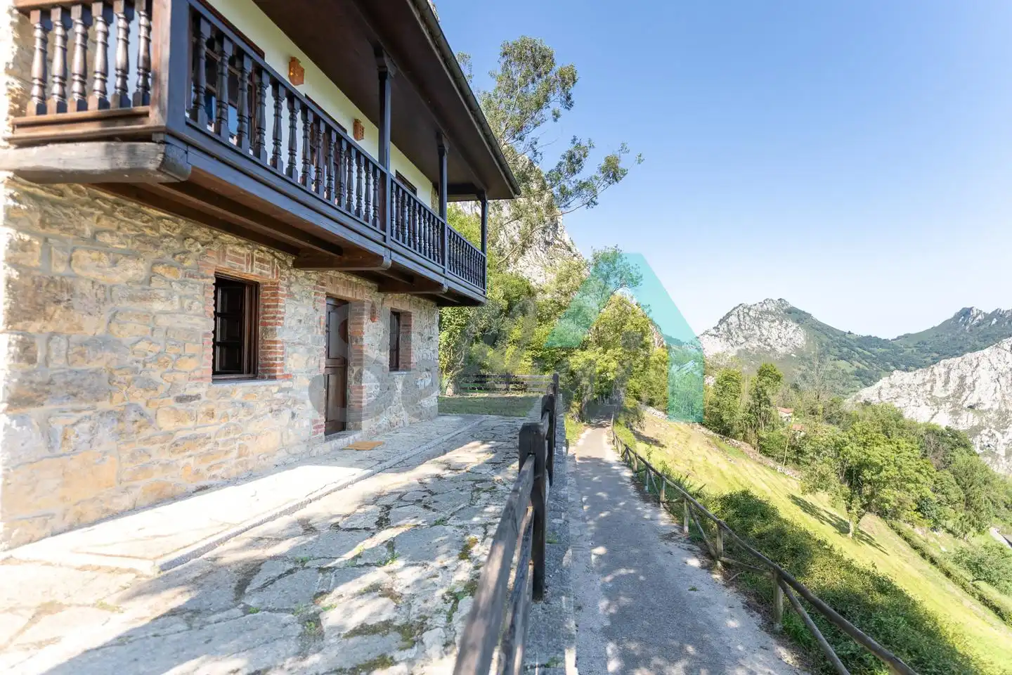 Vista exterior de Casa o chalet en venta en Morcín con Jardín privado, Terraza y Balcón