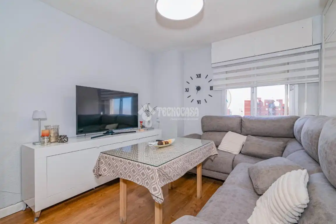 Sala d'estar de Pis en venda en Granada amb Aire condicionat