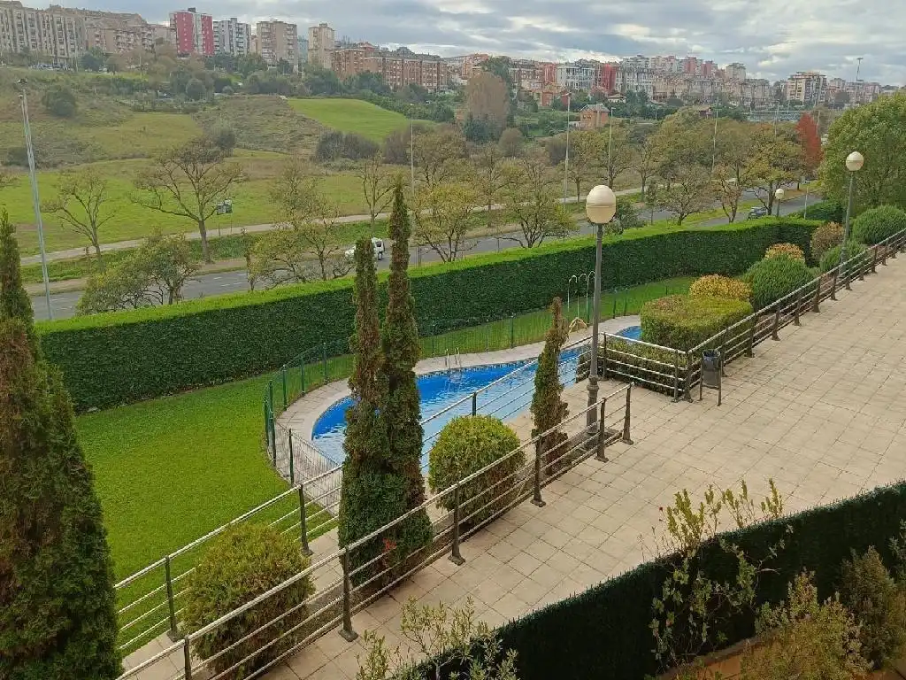 Piscina de Pis en venda en Santander
