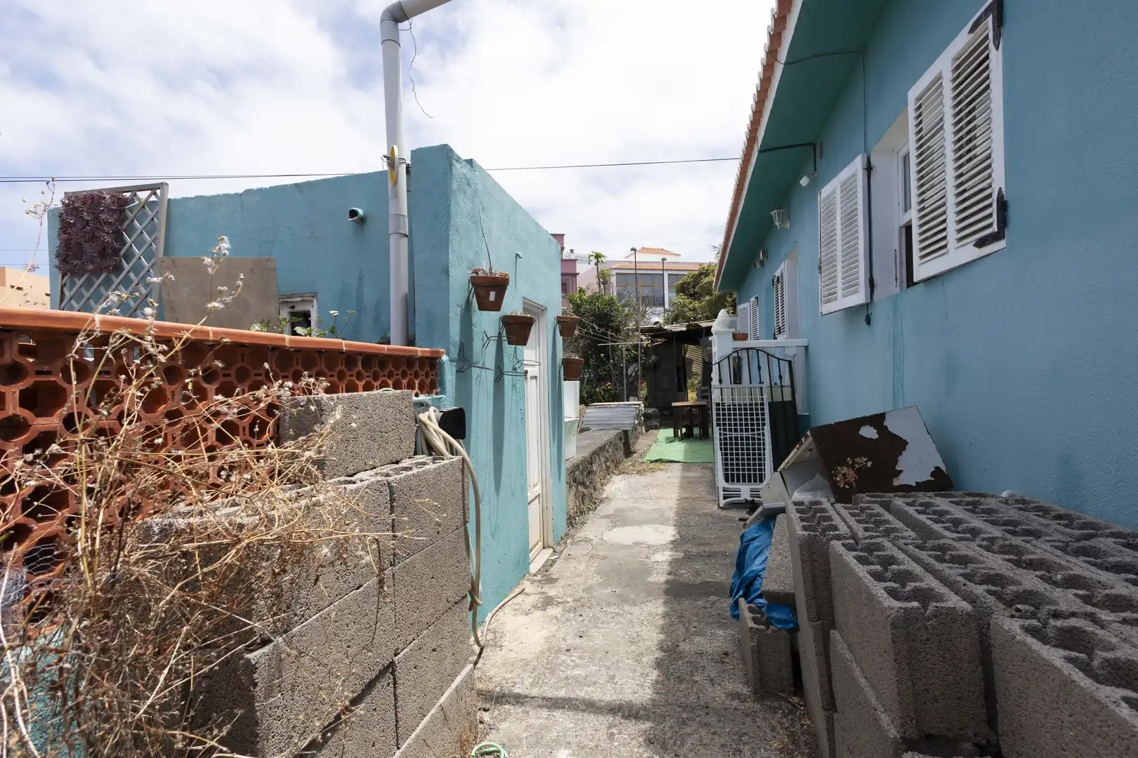 Vista exterior de Casa o xalet en venda en Breña Baja amb Jardí privat, Terrassa i Traster