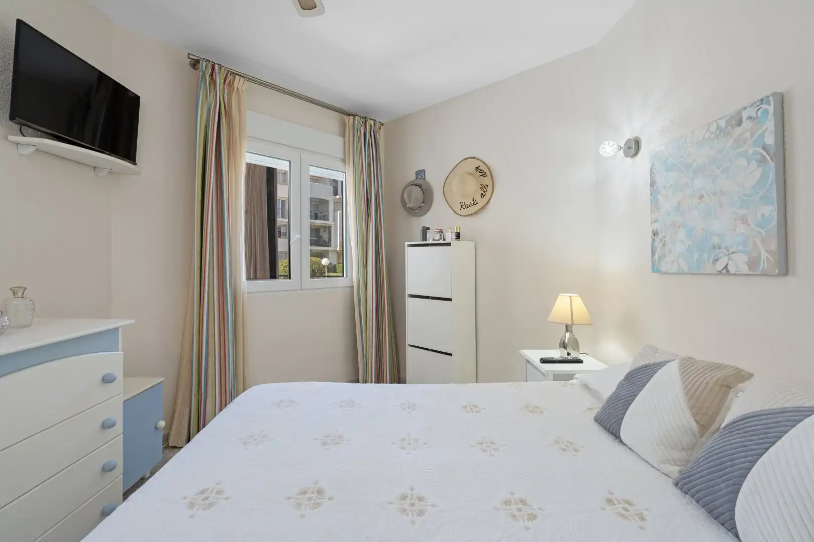 Habitación de Piso en venta en Torremolinos con Aire acondicionado, Terraza y Piscina