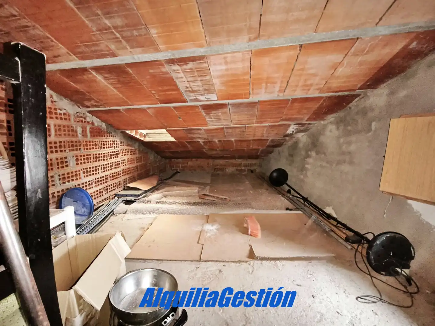 Casa adosada en venta en Tamajón con Calefacción, Terraza y Balcón
