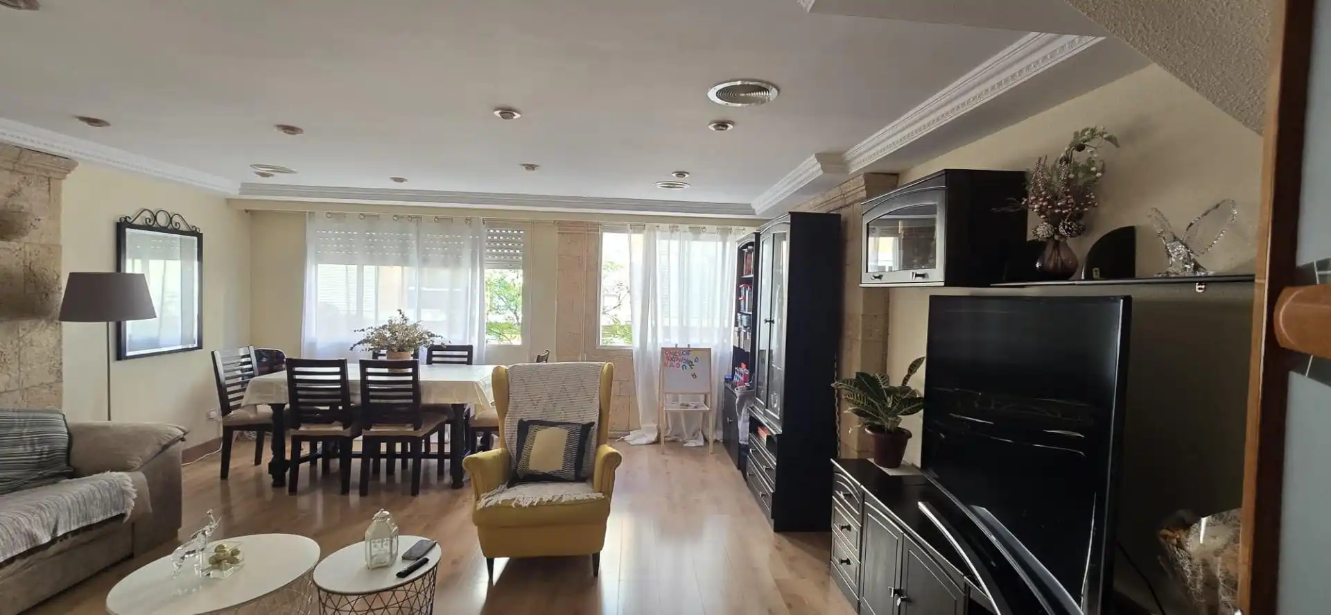 Sala de estar de Dúplex en venta en Sant Joan d'Alacant con Aire acondicionado, Parquet y Amueblado