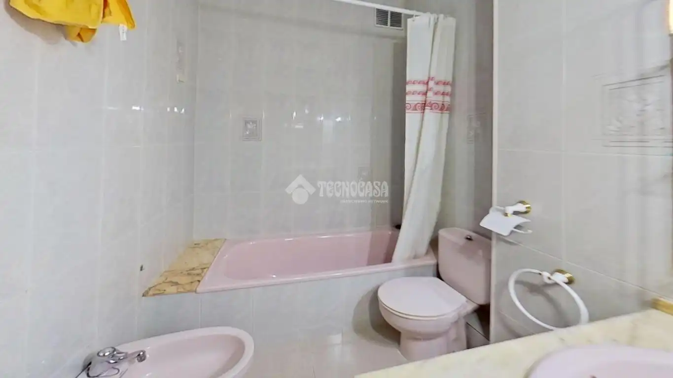 Bany de Pis en venda en Manresa amb Aire condicionat i Balcó