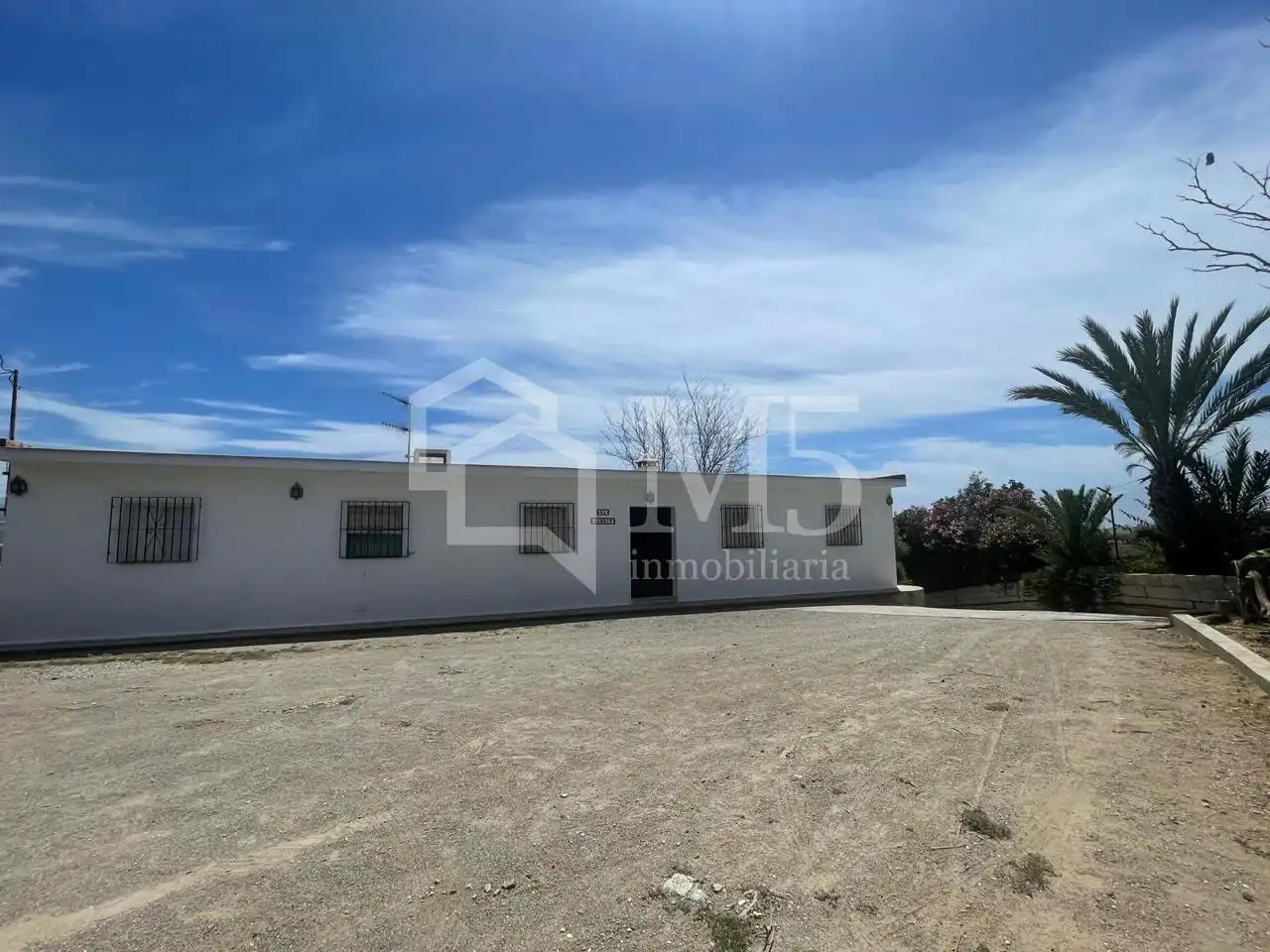 Vista exterior de Finca rústica en venda en Vélez-Málaga amb Piscina