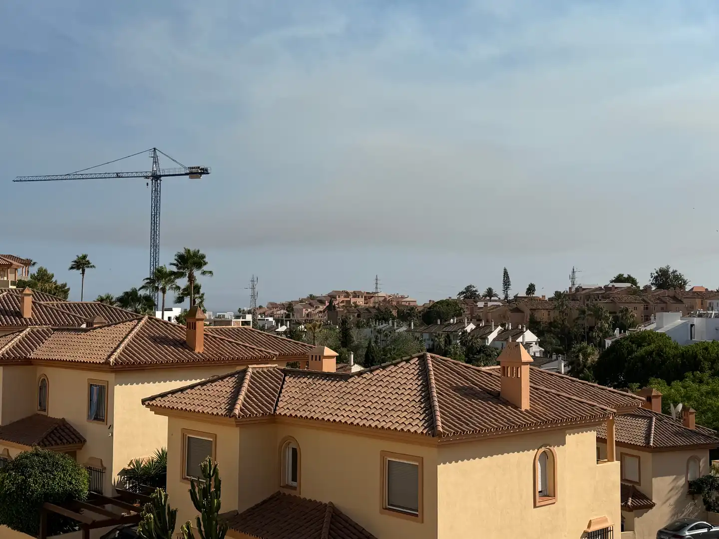 Vista exterior de Pis en venda en Mijas amb Piscina comunitària
