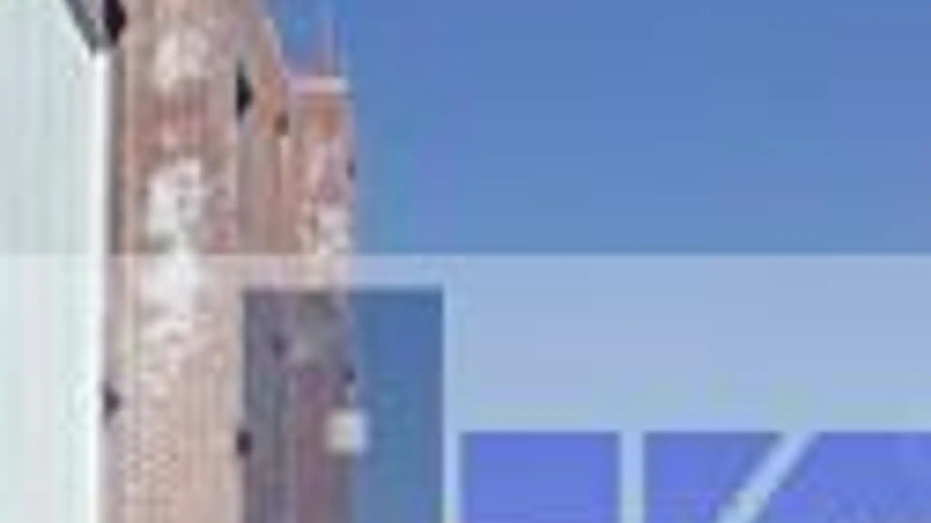 Vista exterior de Edifici en venda en La Puebla de Montalbán