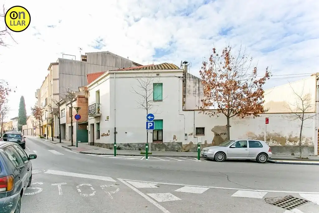 Vista exterior de Local en venda en La Garriga