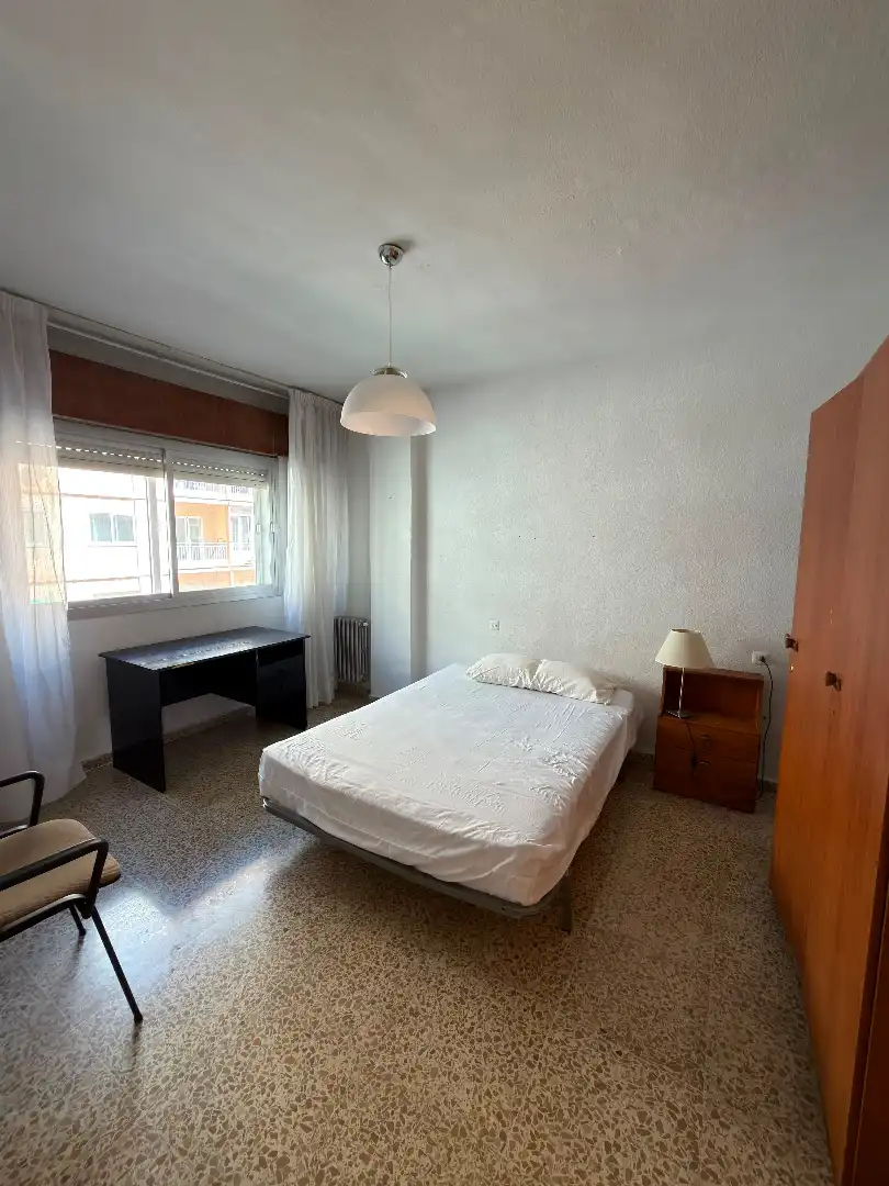 Bedroom of Flat for rent in Granada  with Heating, Parquet flooring and Furnished